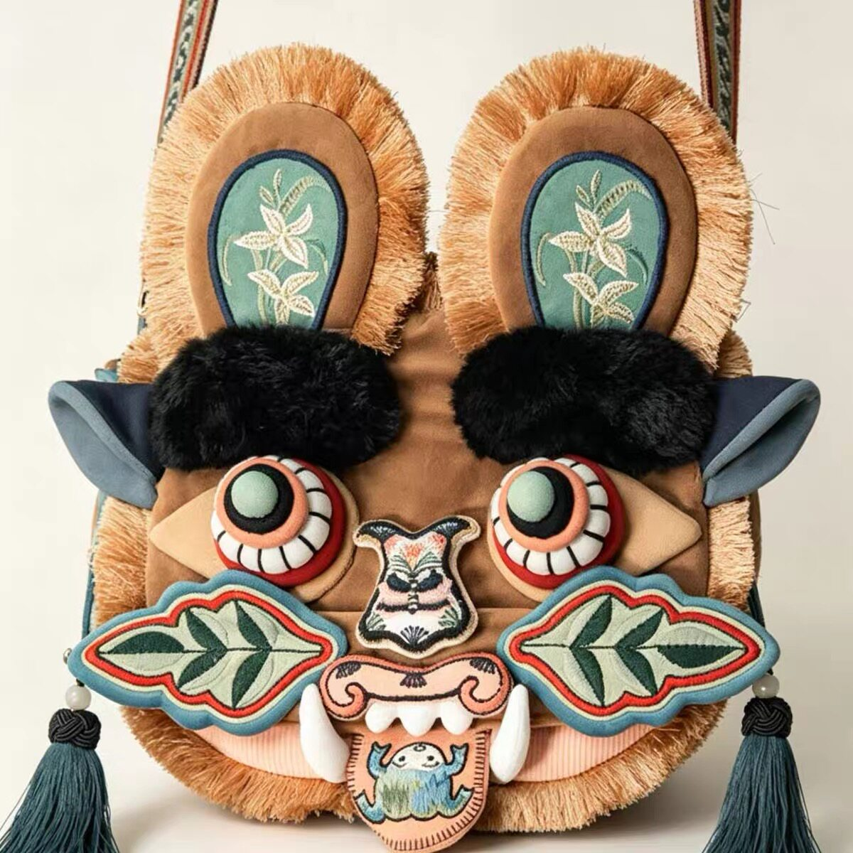 Chinese Folk Art Tiger Head Crossbody Bag - Hand-Embroidered Ethnic Style Purse